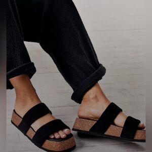 New in Box Free People Fairmount Flared Sandals Slip on Puffy Straps Black